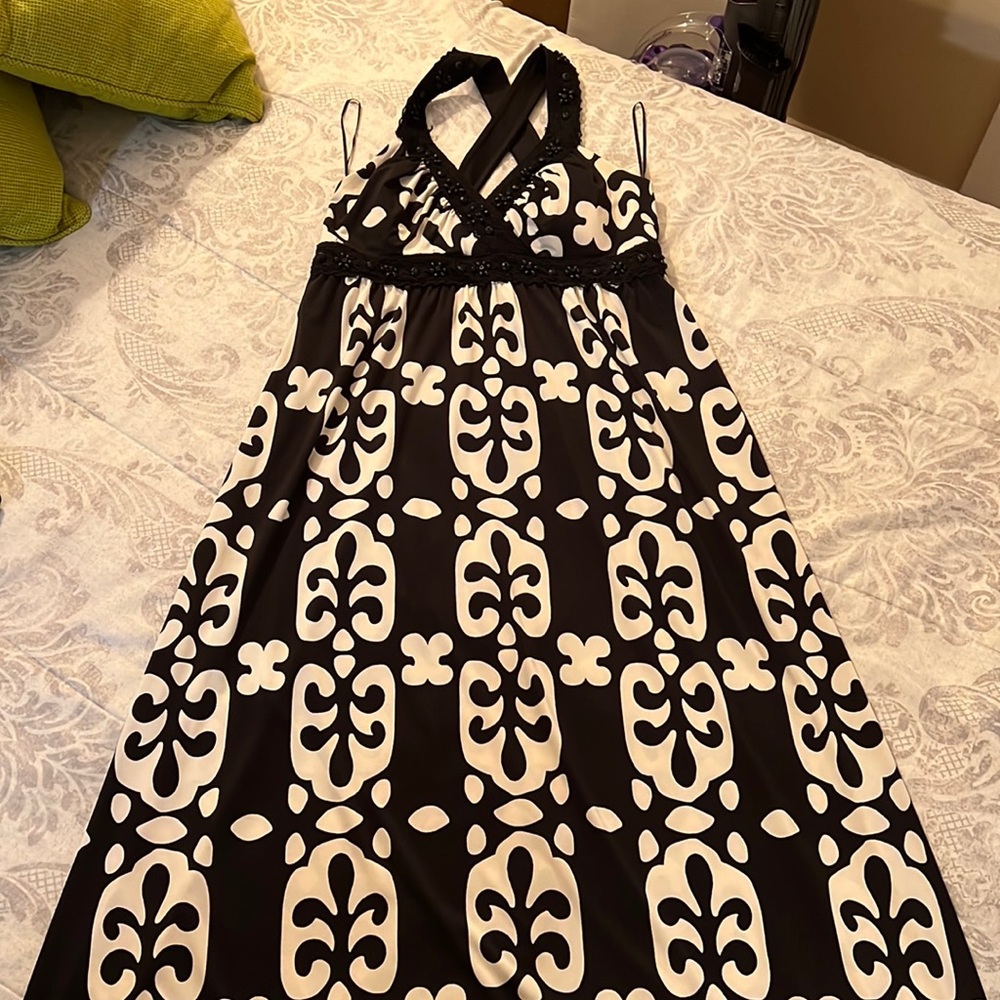 Long black and white dress